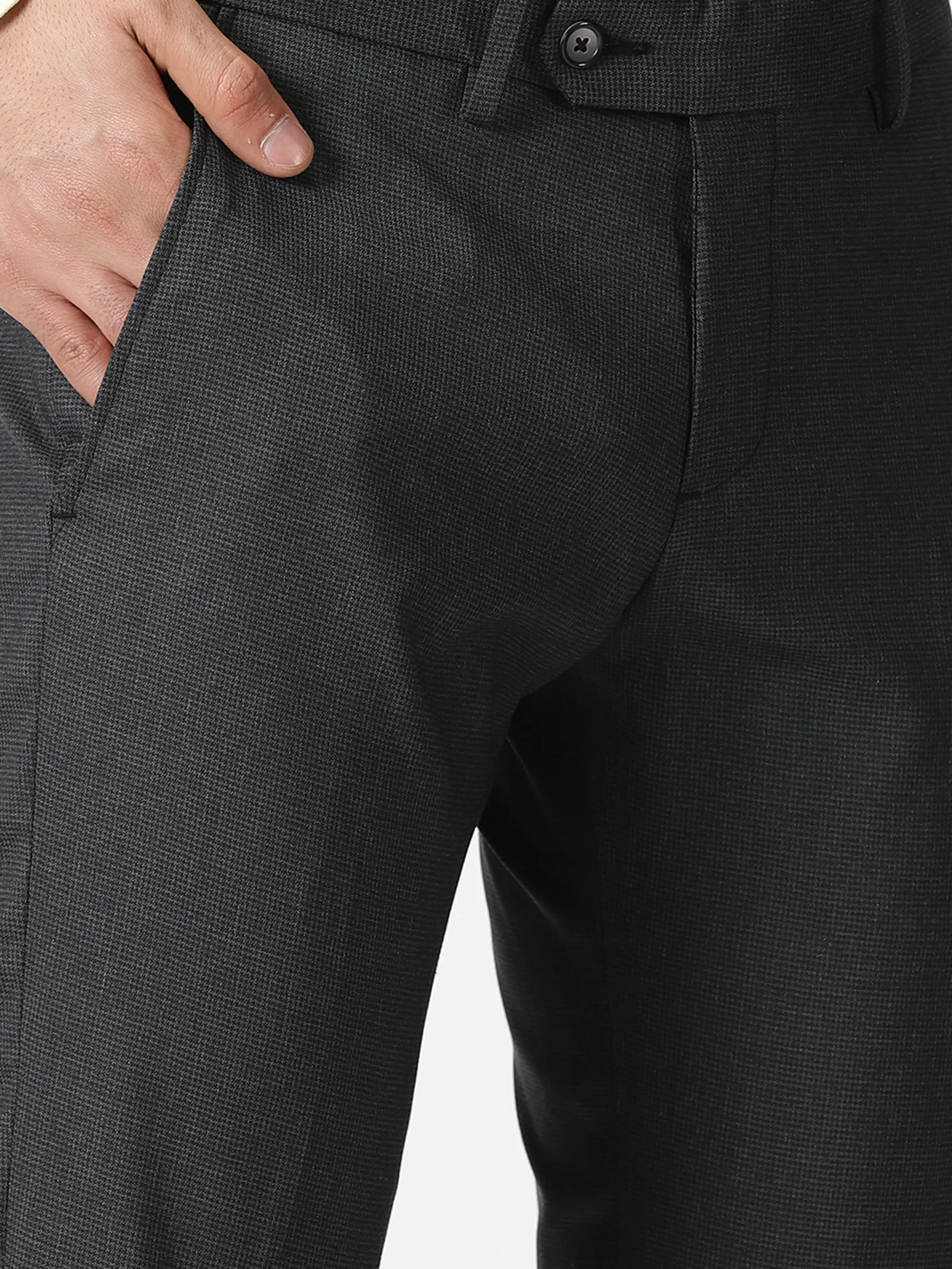 MEN'S NAVY SOLID TAPERED FIT TROUSER