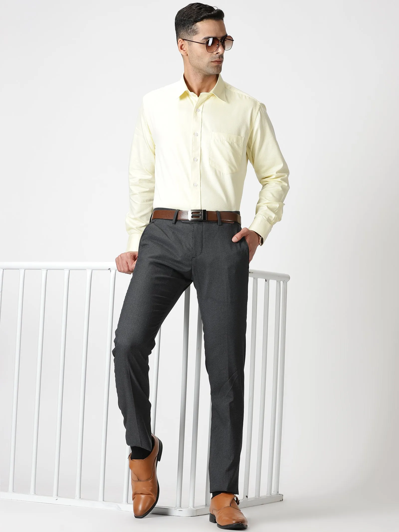 MEN'S NAVY SOLID TAPERED FIT TROUSER