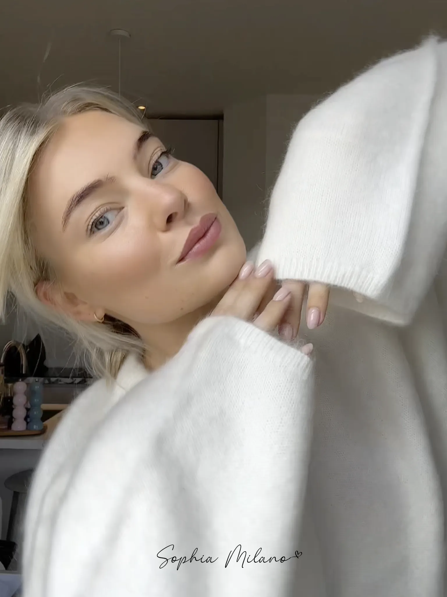 Mira - Col Sweater