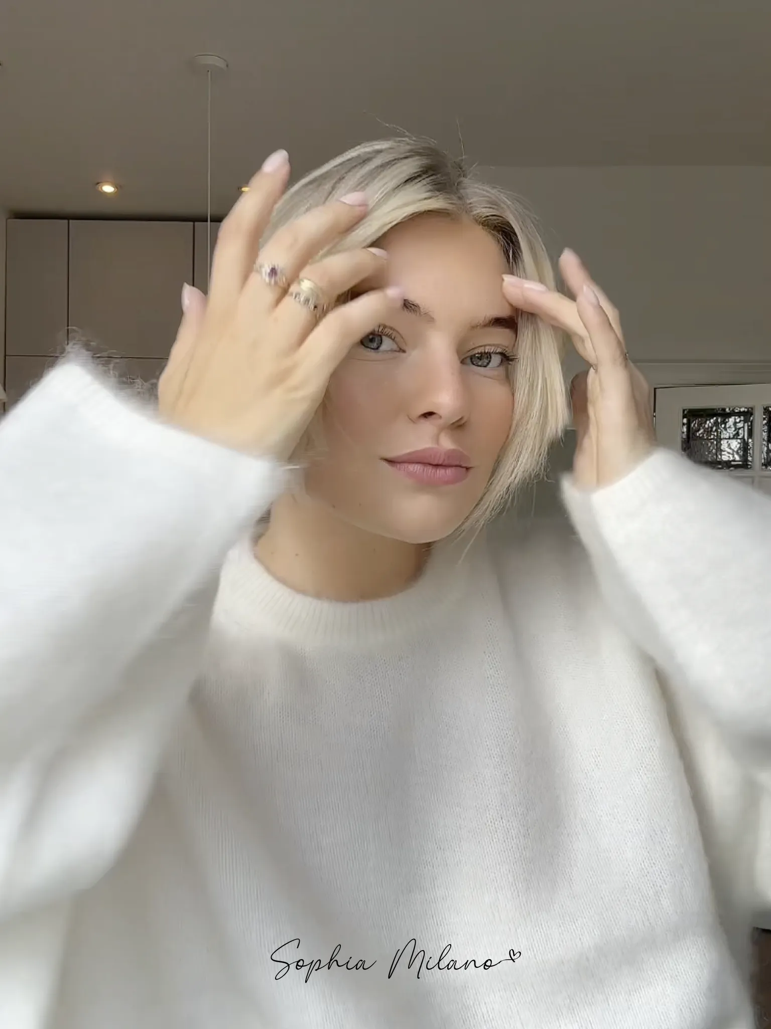 Mira - Col Sweater