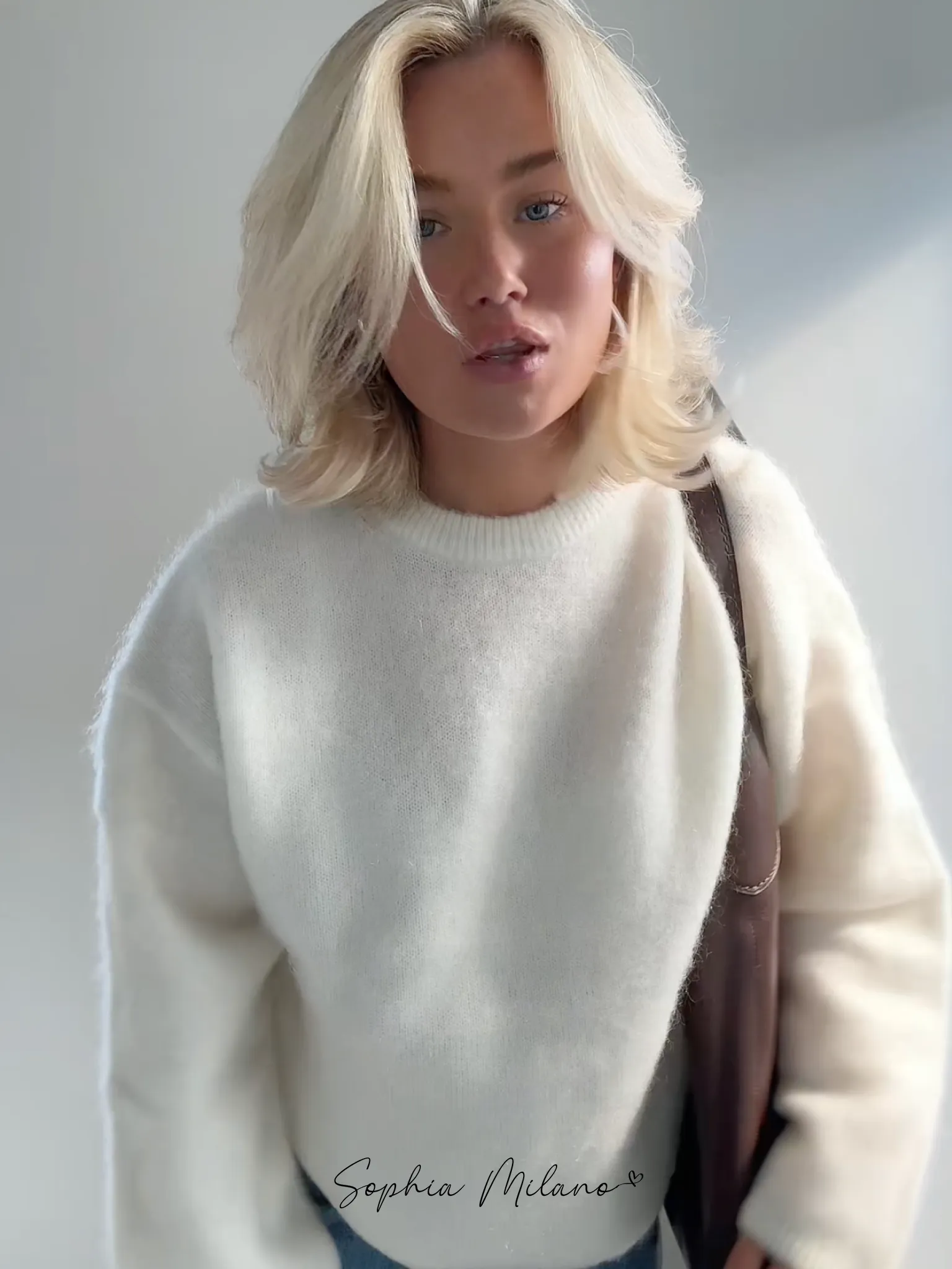 Mira - Col Sweater