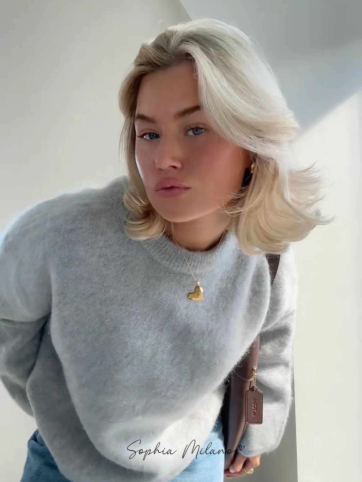 Mira - Col Sweater