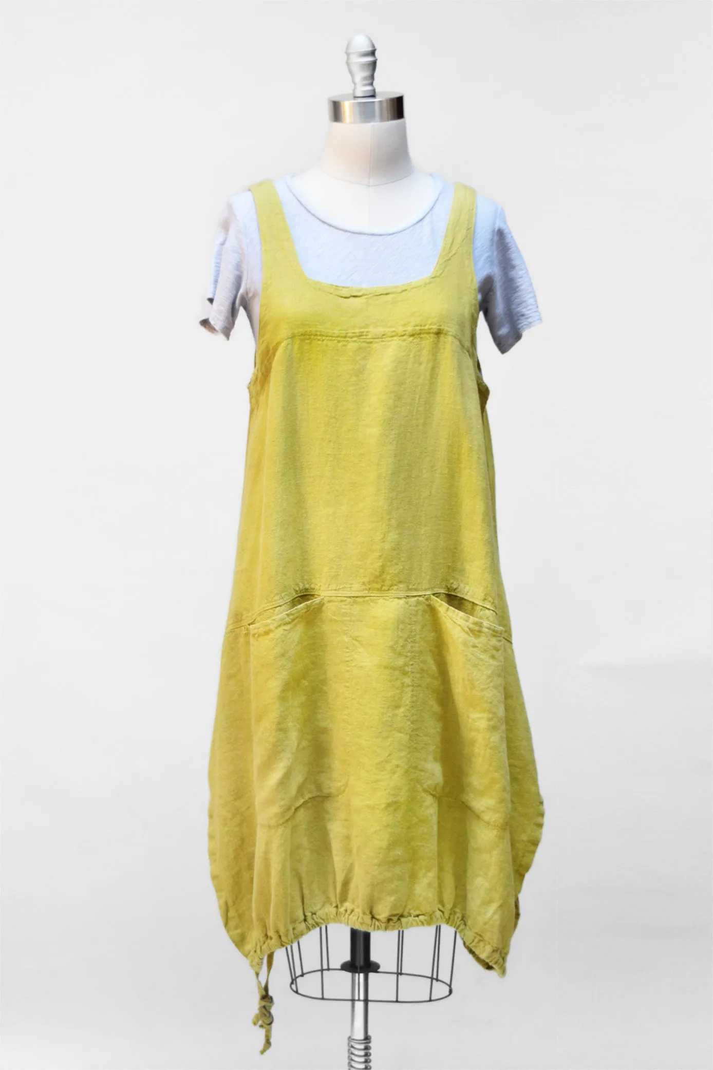 MOTION Linen Pinafore