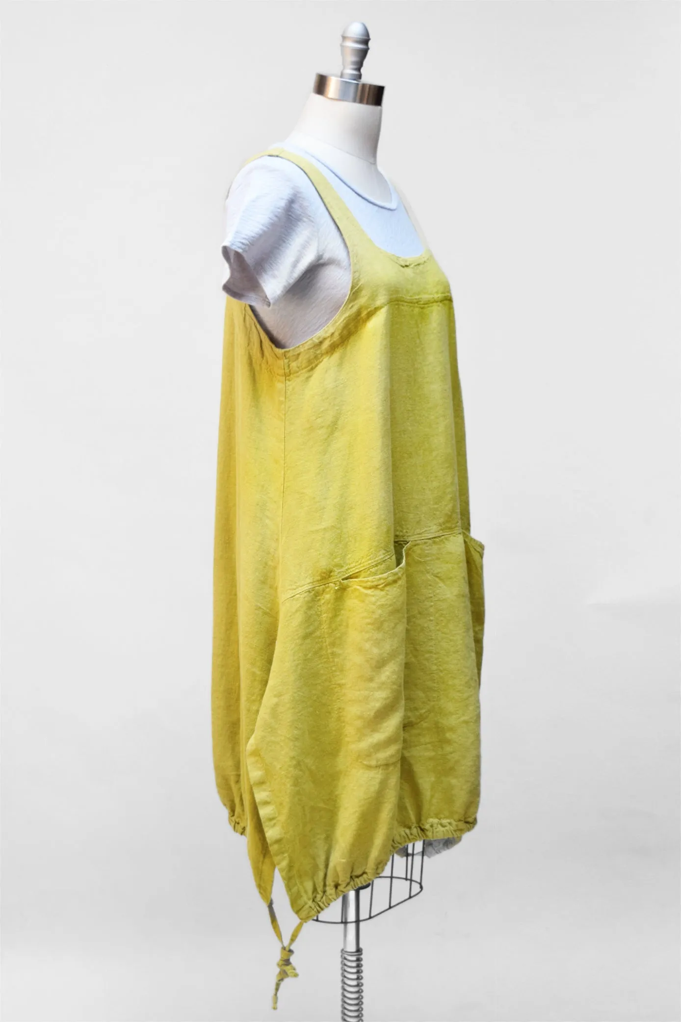MOTION Linen Pinafore