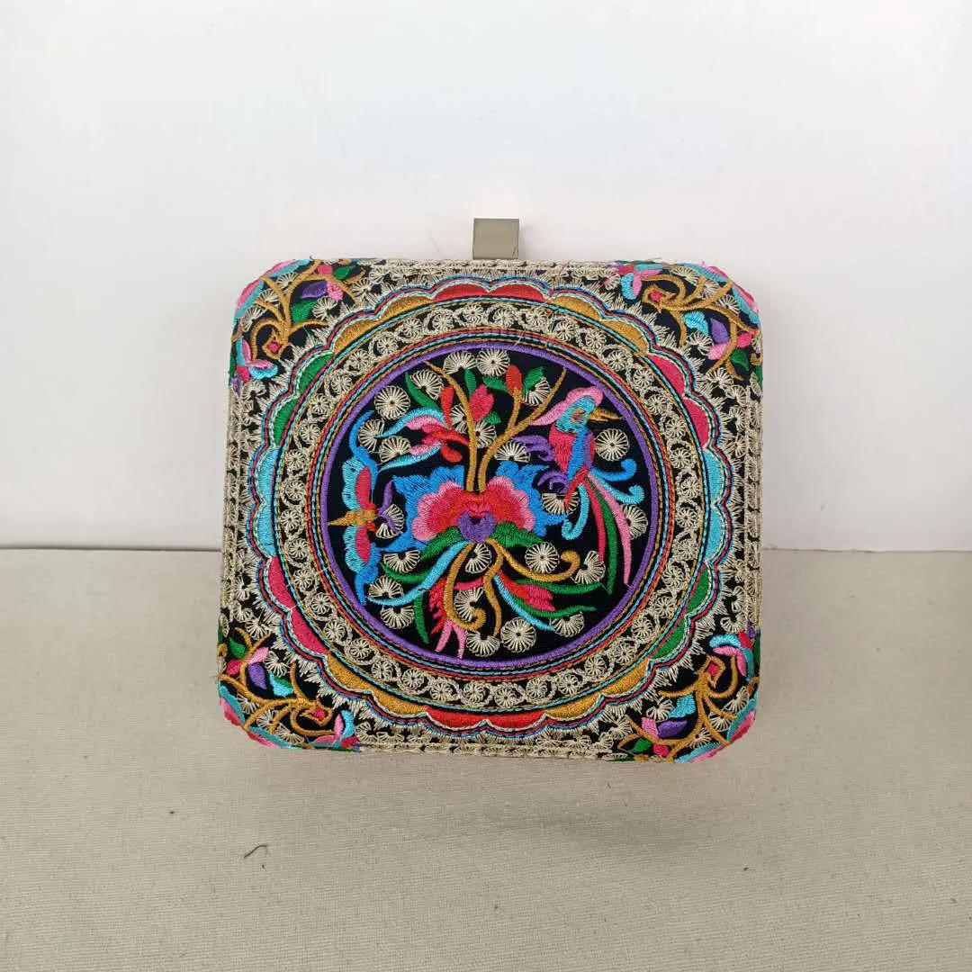New Ladies Fashion Embroidery One-shoulder Messenger Dual-use Bag