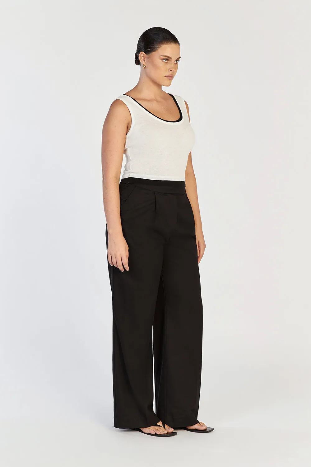 NOEL OFF WHITE CONTRAST KNIT TANK