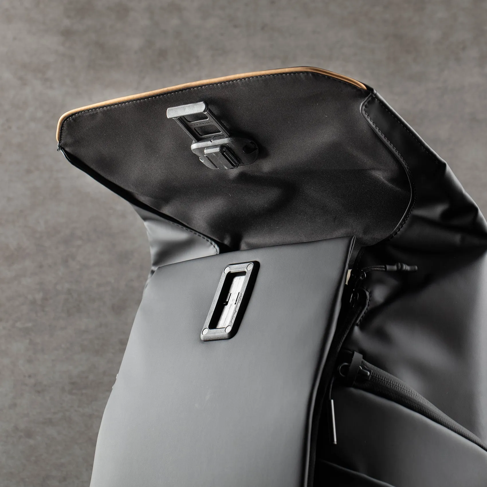 OneGO Air Backpack 20/25L