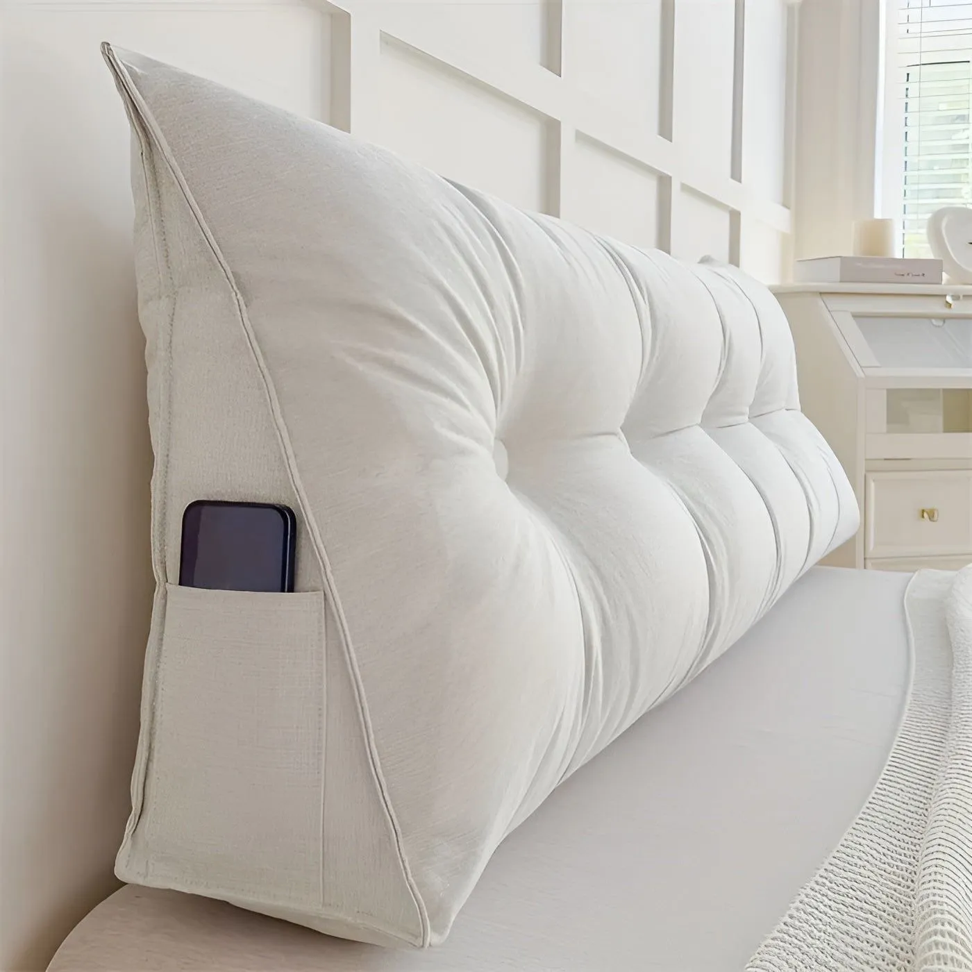 PlushTriangle Pillow – Atmungsaktives Leinen Dreieckiges Rückenkissen