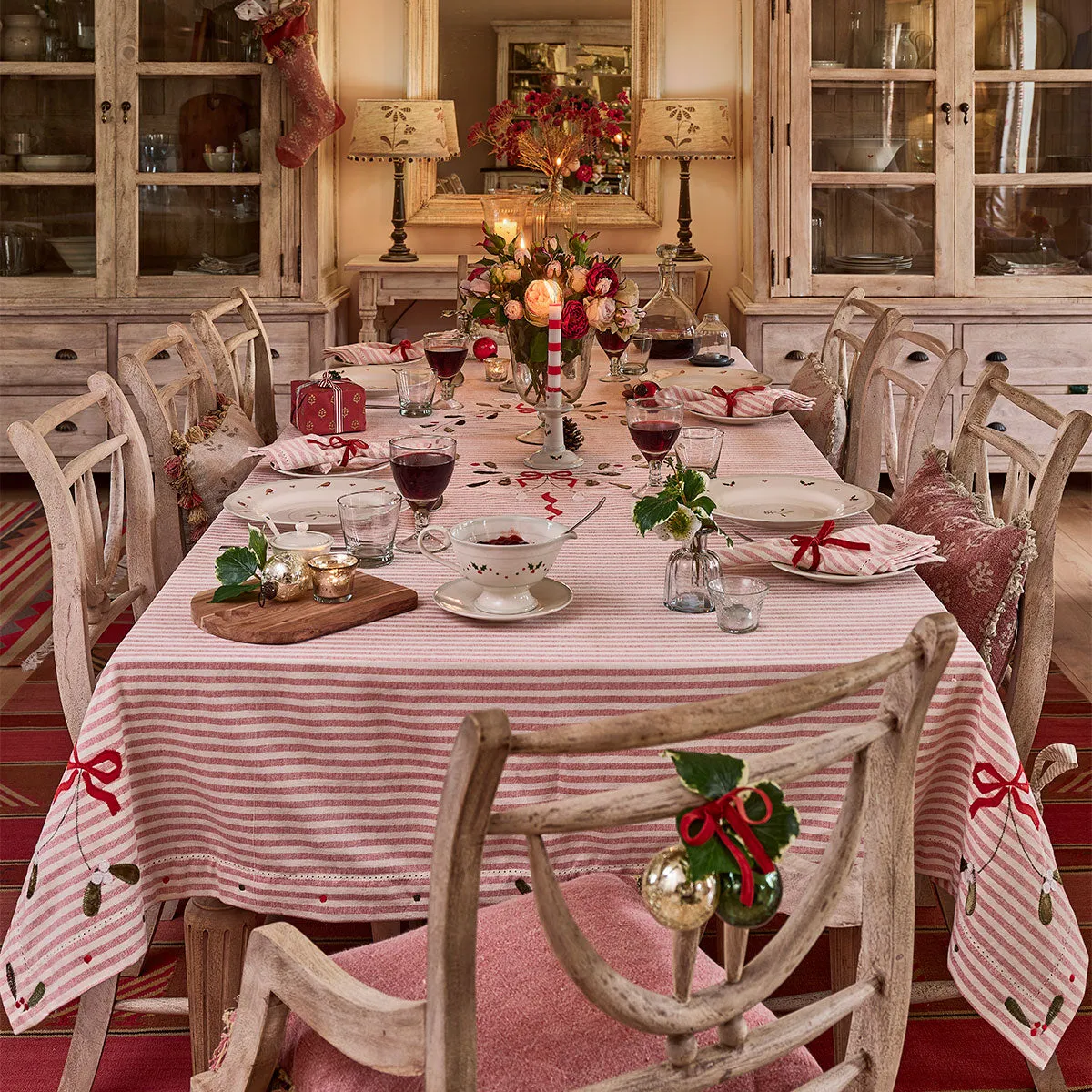 Red Stripe Ribbon &amp; Mistletoe Tablecloth - Extra Large