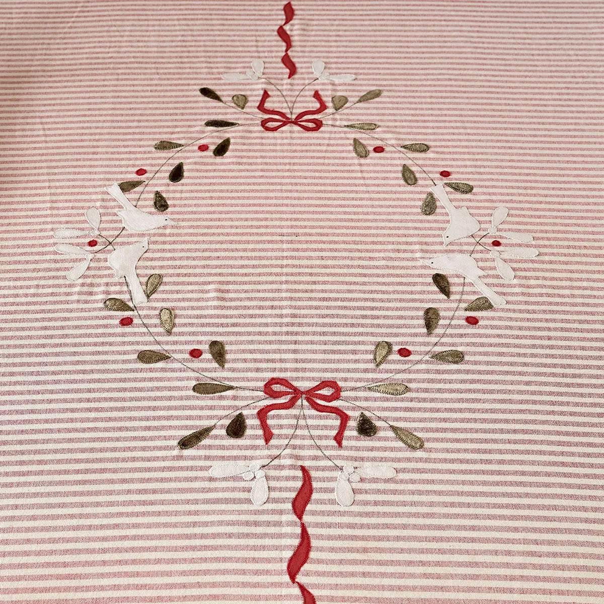 Red Stripe Ribbon &amp; Mistletoe Tablecloth - Extra Large