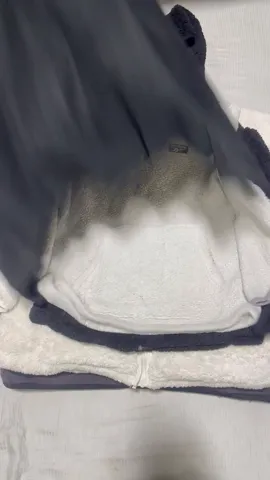 reebok fleece jackets (19) piece.