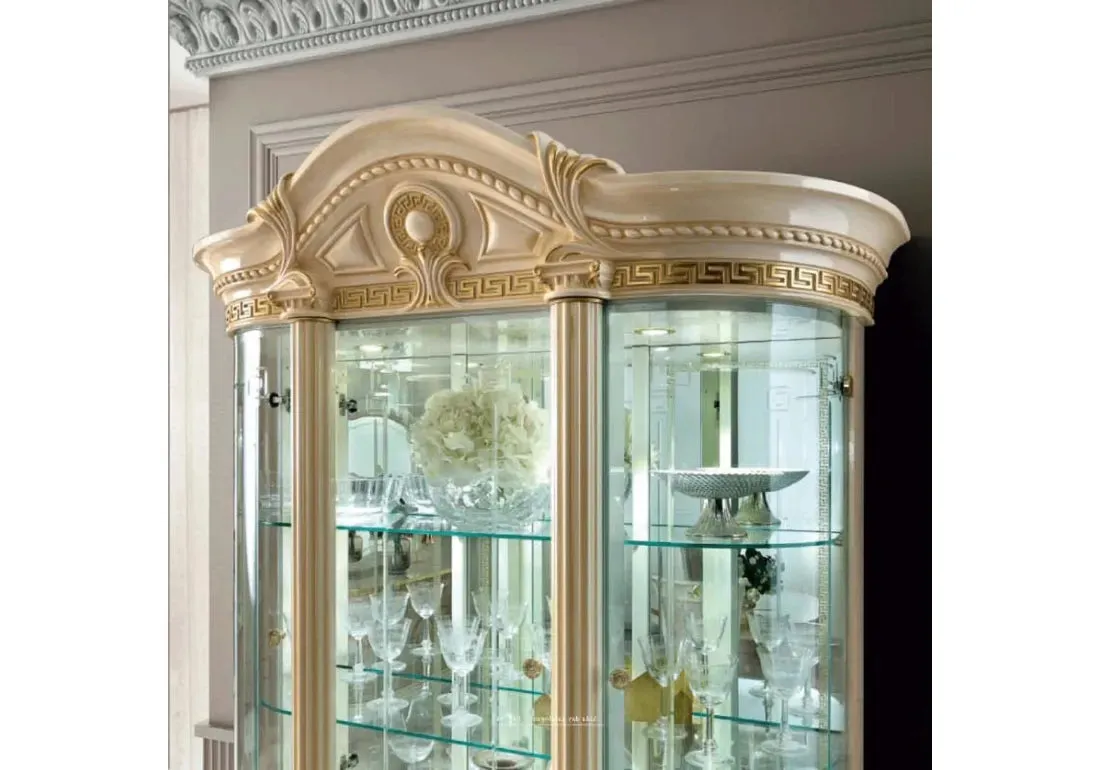 Royal Italian Luxury Classic Vitrine