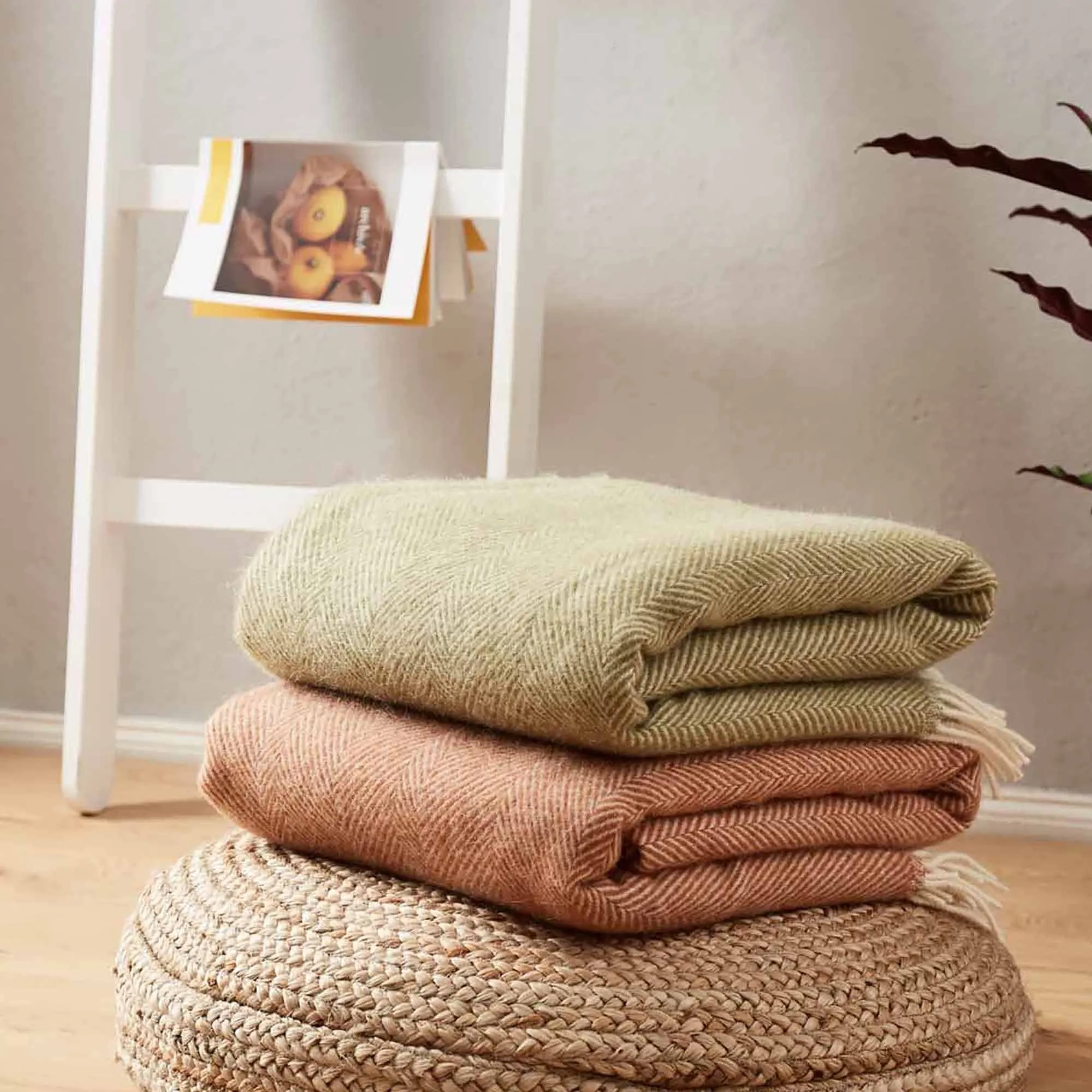 Salantai Wool Blanket [Moss green/Cream]