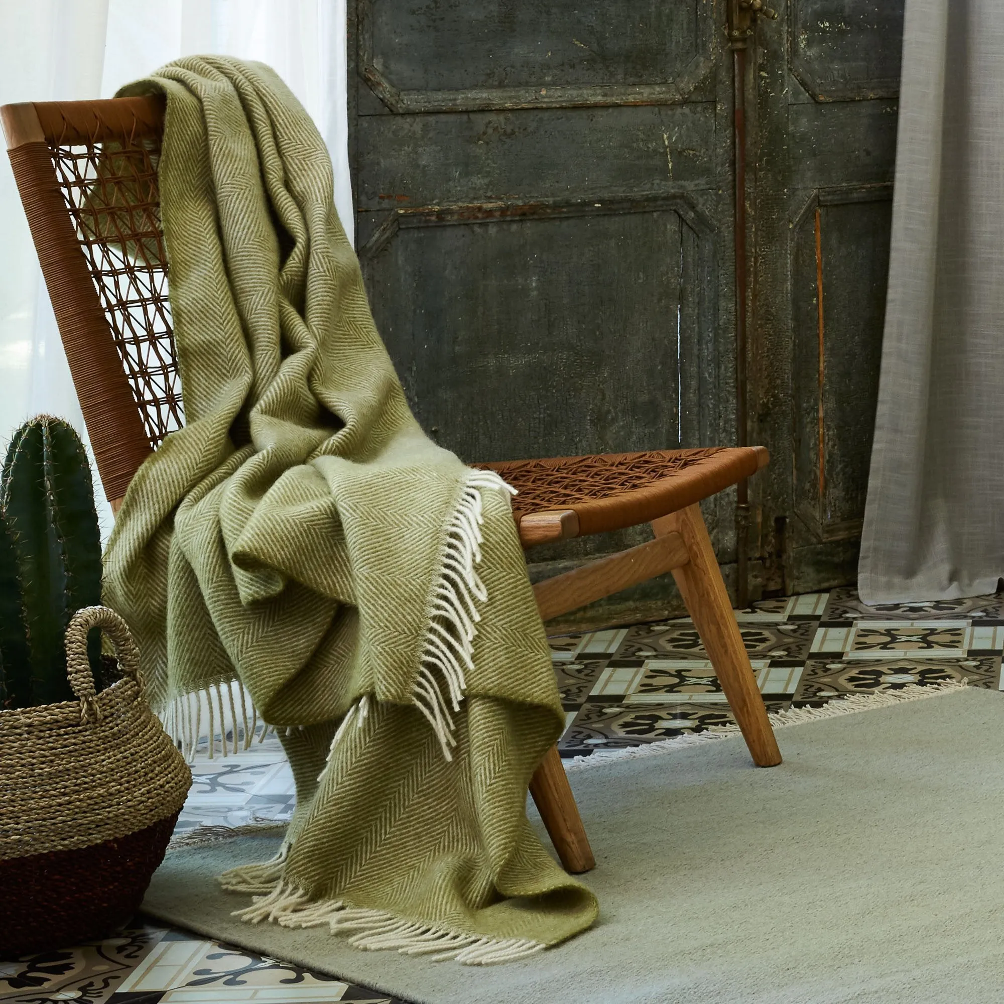 Salantai Wool Blanket [Moss green/Cream]