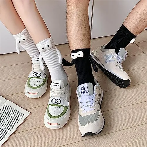 Smilelife Magnetic Holding Hands Socks Funny Couple Tube Socks Friendship Gift for Men Women (2 Pair White)