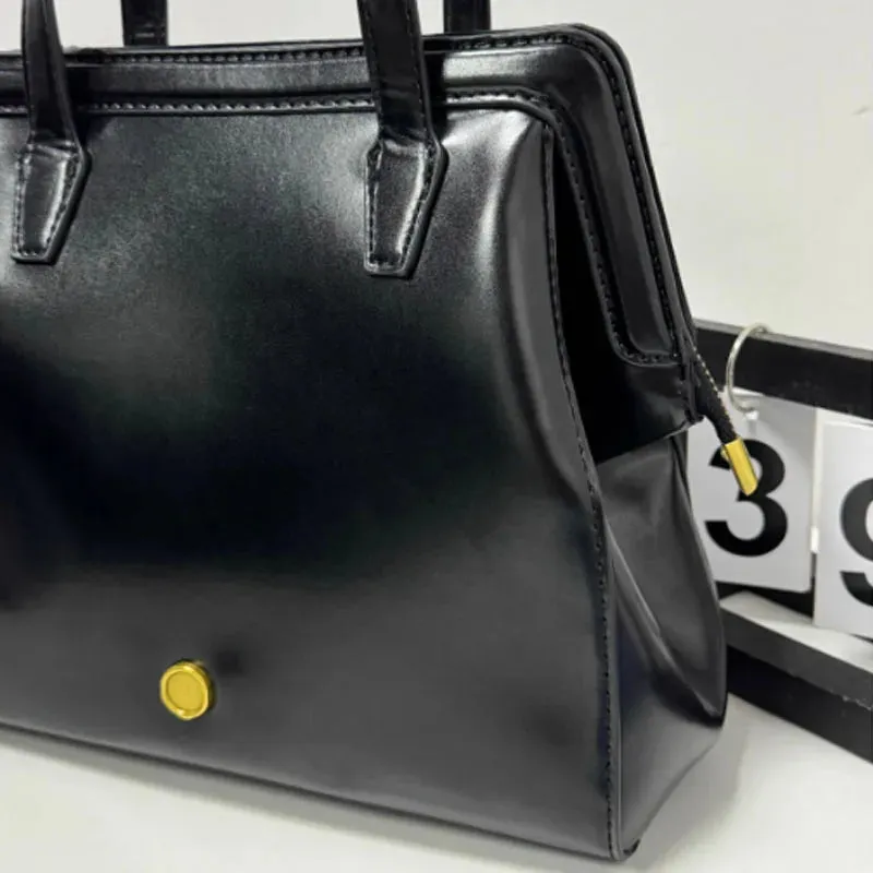 TAVIMART  -  Retro black minimalist versatile commuting casual backpack fashion handbag large capacity women bag