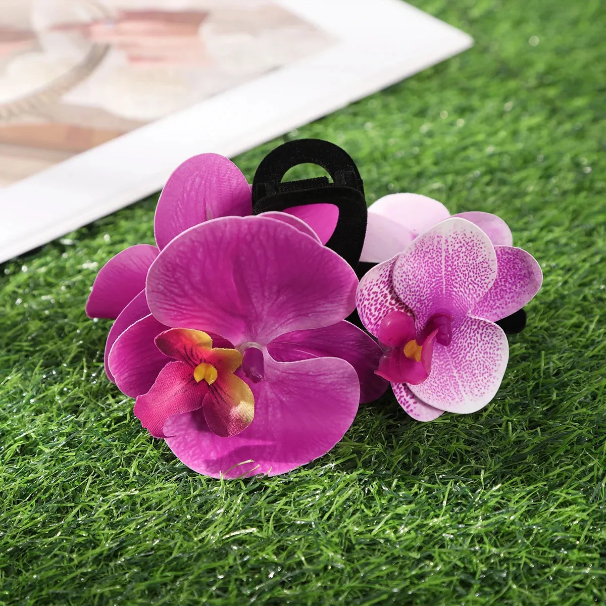 TEEK - Simulated Flowers Hair Clip