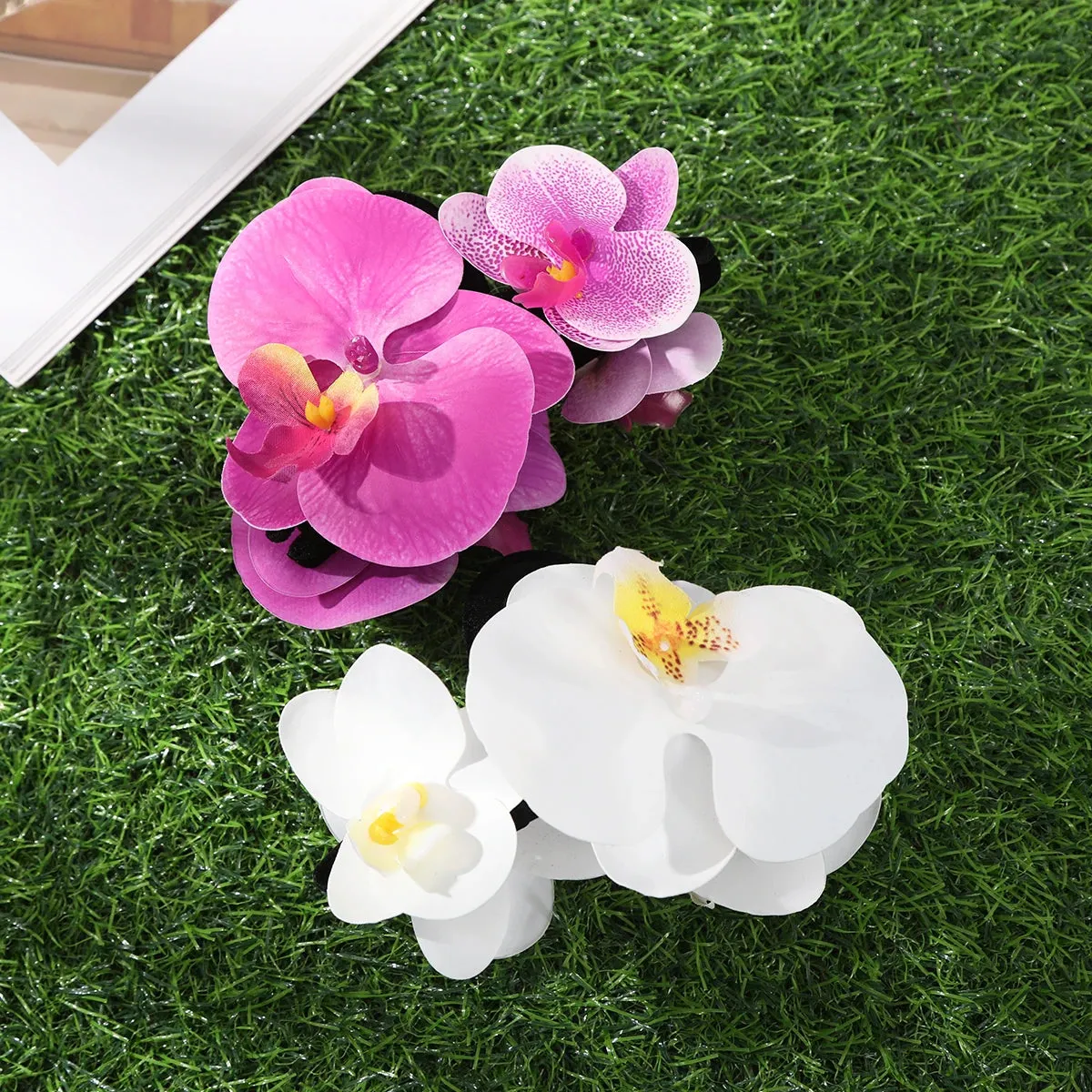 TEEK - Simulated Flowers Hair Clip