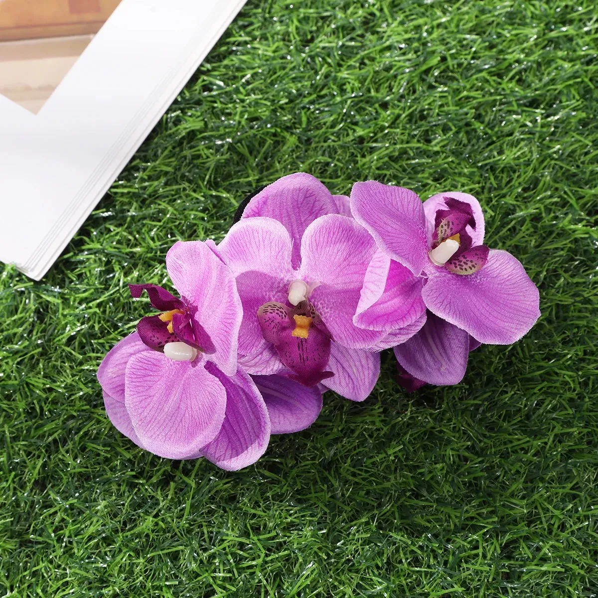 TEEK - Simulated Flowers Hair Clip