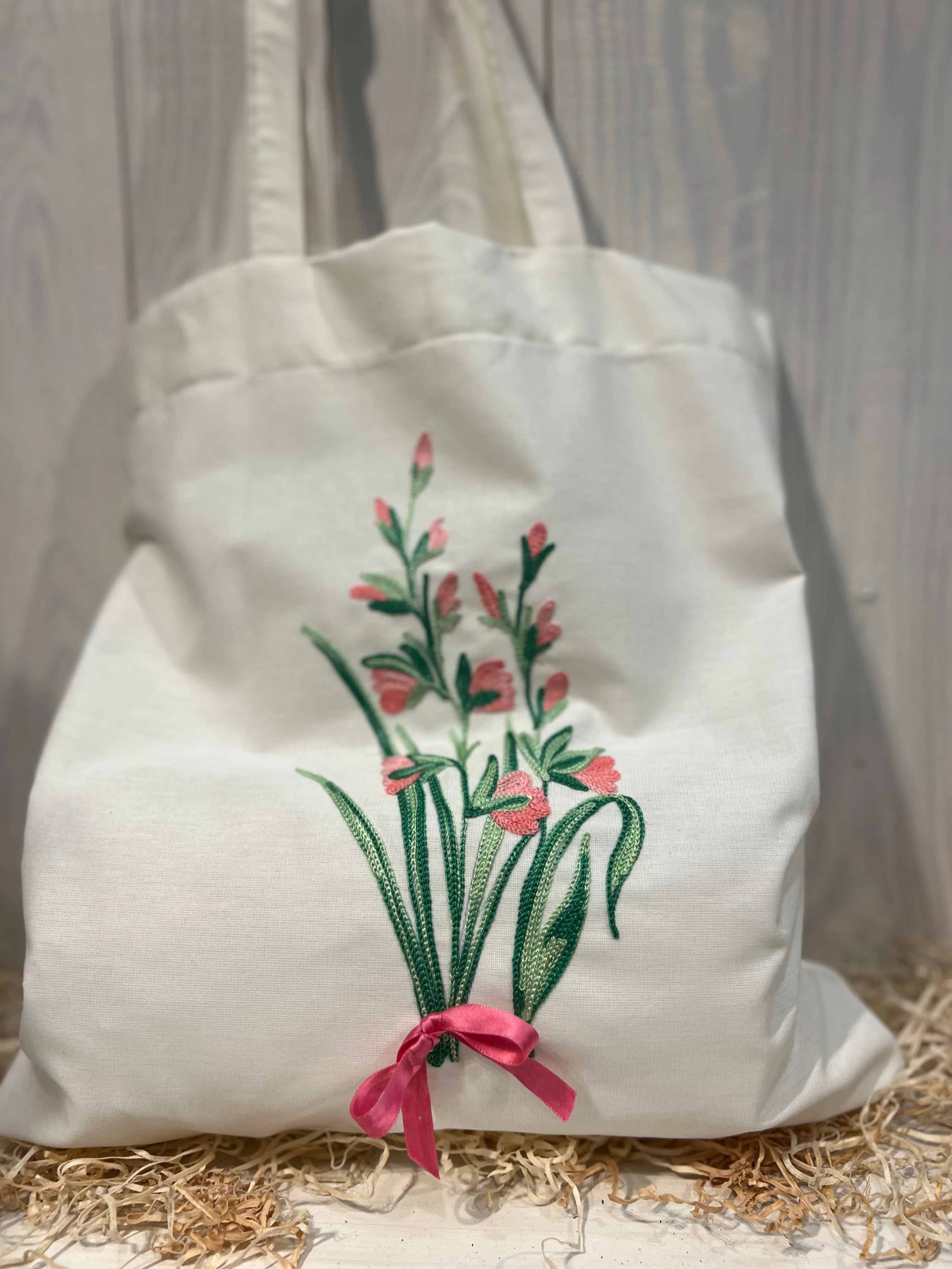 Tote Bag Floreale Country Chic - con Ricamo a Fiore e Fiocchetto - Pezzo Unico