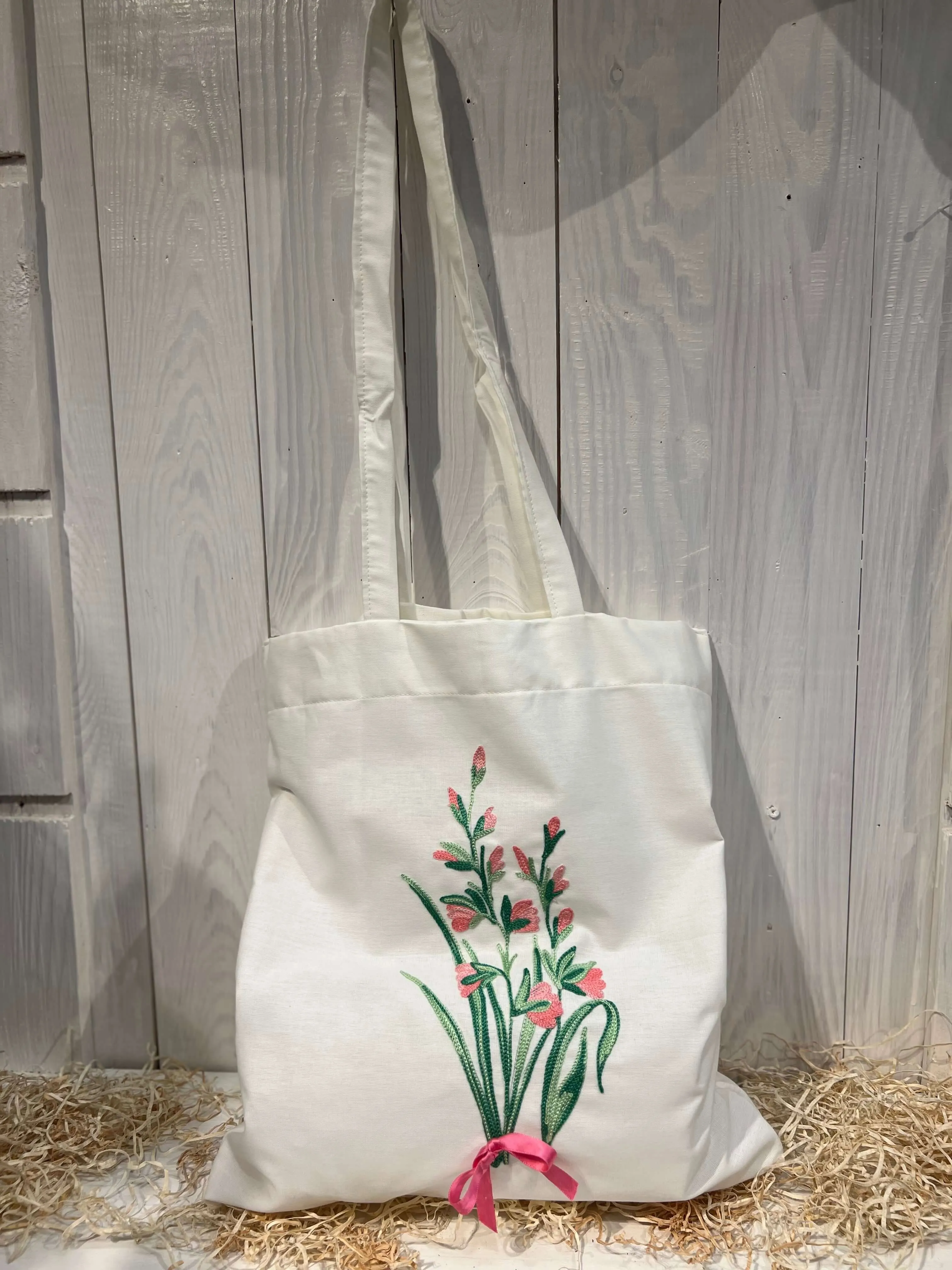 Tote Bag Floreale Country Chic - con Ricamo a Fiore e Fiocchetto - Pezzo Unico