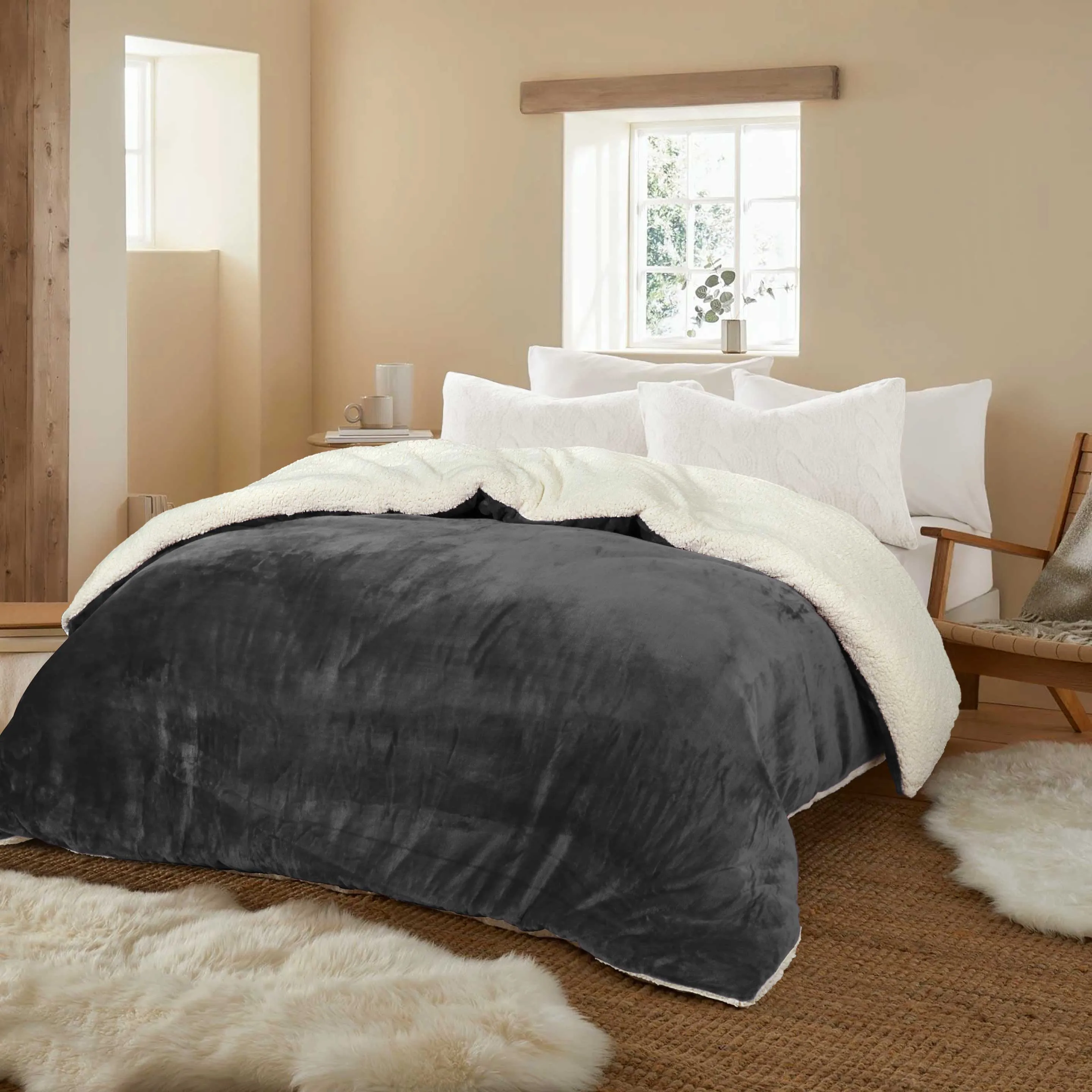 Ultrasoft & Warm Sherpa Razaye/Quilt