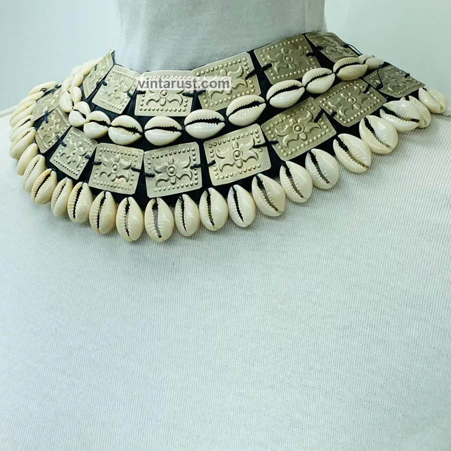 Unique Boho Choker Necklace With Shells and Metal Pieces