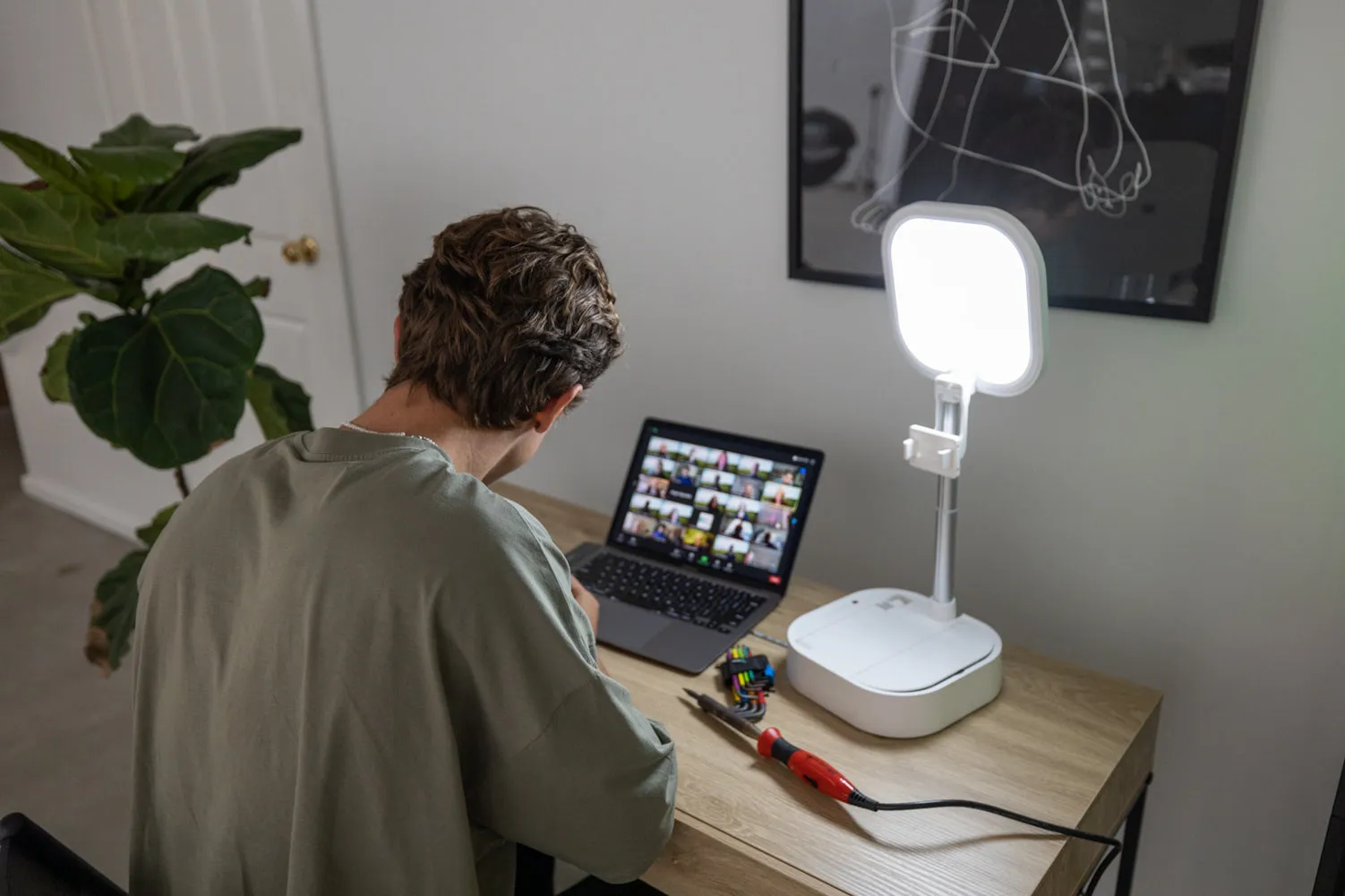 Usams White Portable Square Ring Light Multimedia LED Light (DEMO STOCK)