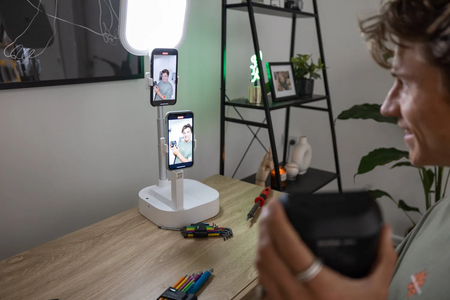 Usams White Portable Square Ring Light Multimedia LED Light (DEMO STOCK)
