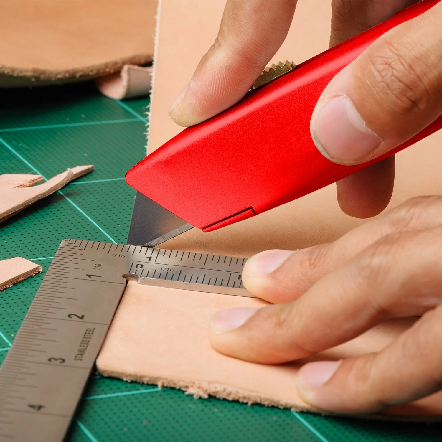 Utility Knife Blades Dispenser
