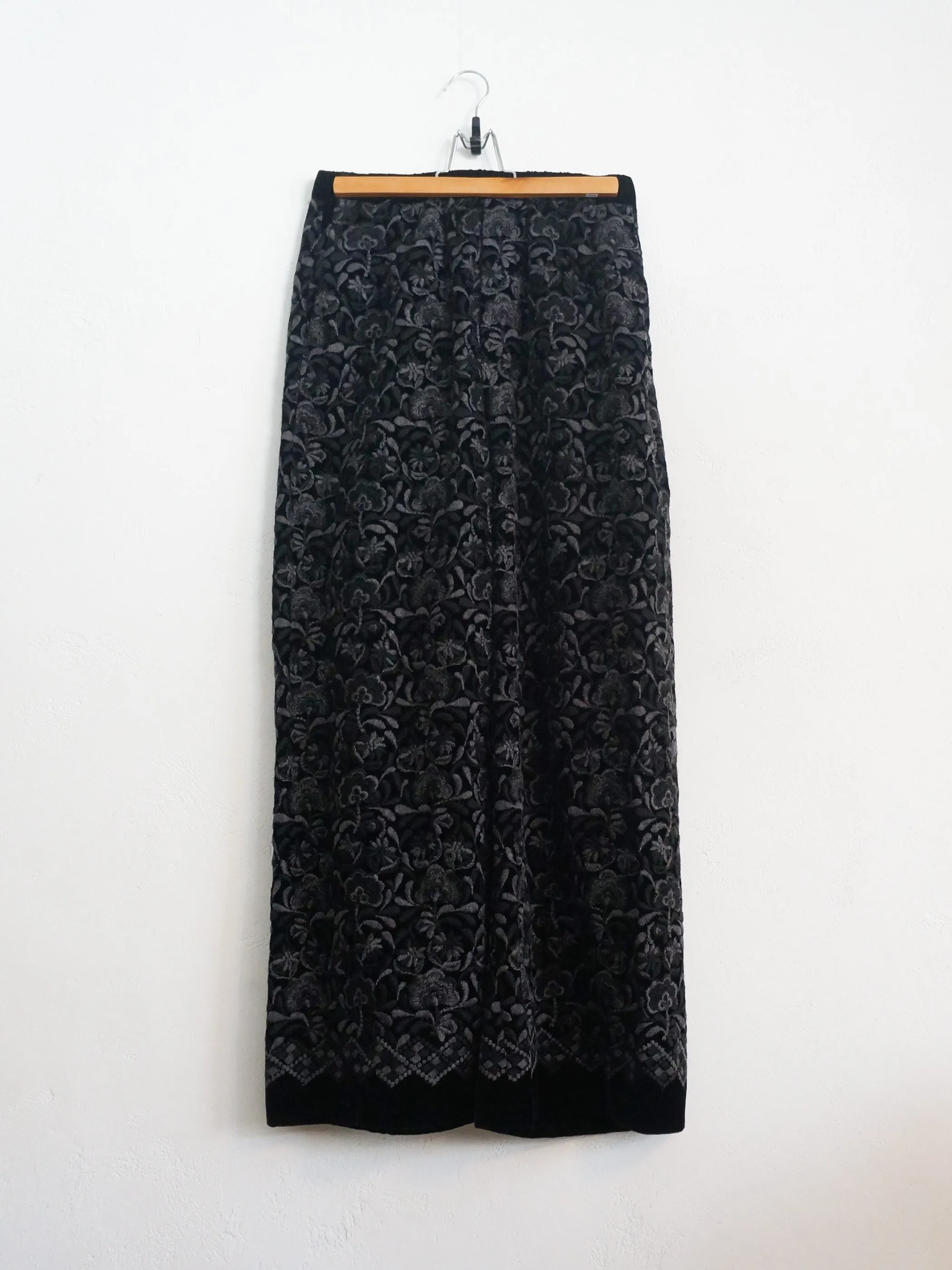 VELVET EMBROIDERY PANTS BLACK