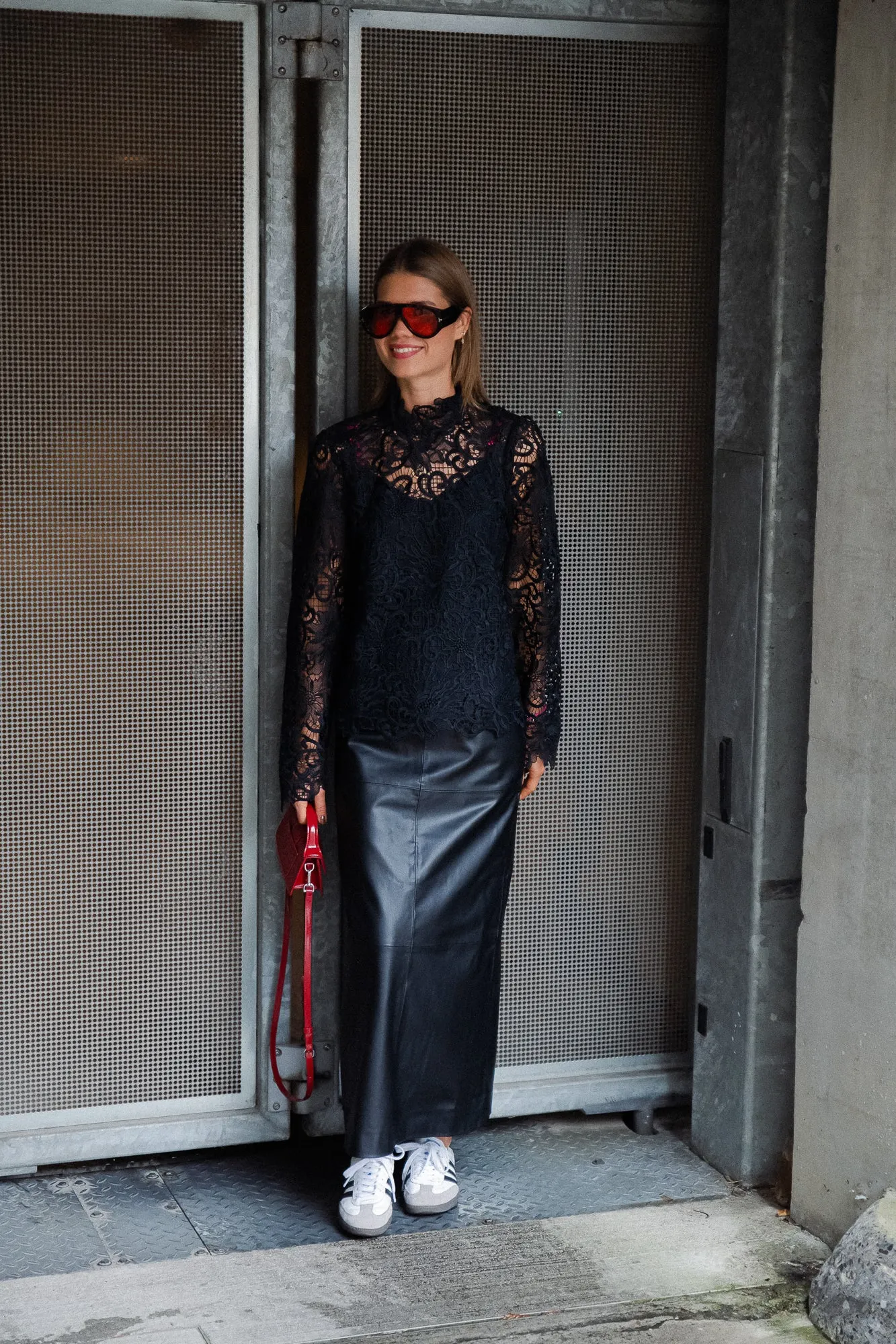 VIBoe LS high neck lace top meteorite