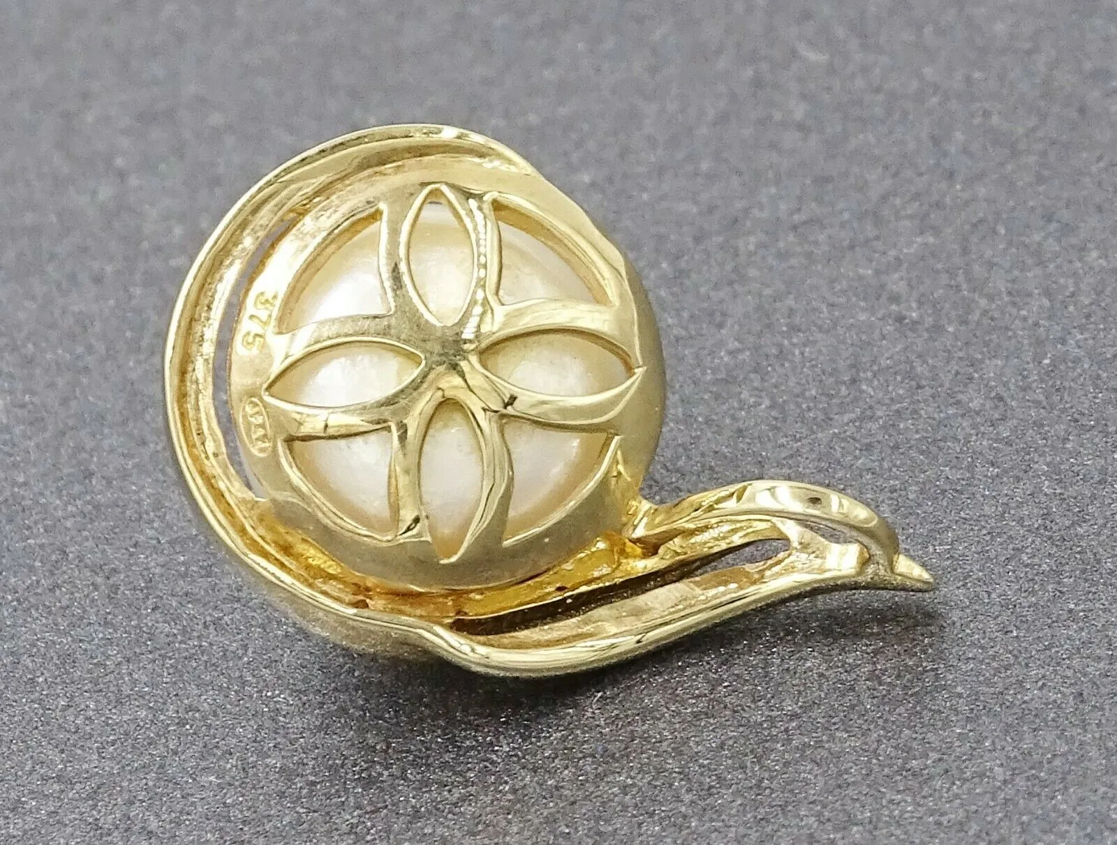Vintage 9ct Yellow Gold Freshwater Pearl Pendant