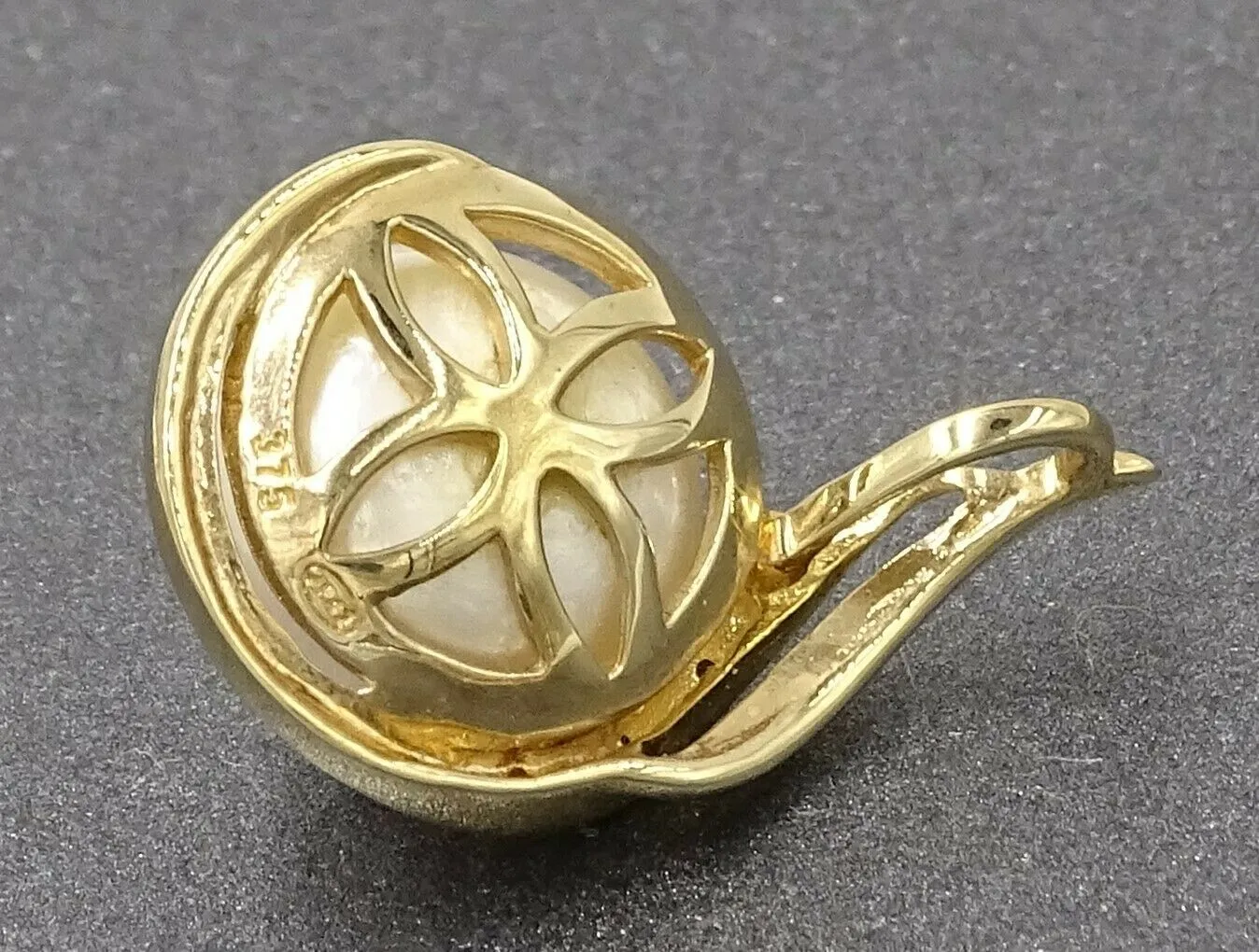 Vintage 9ct Yellow Gold Freshwater Pearl Pendant
