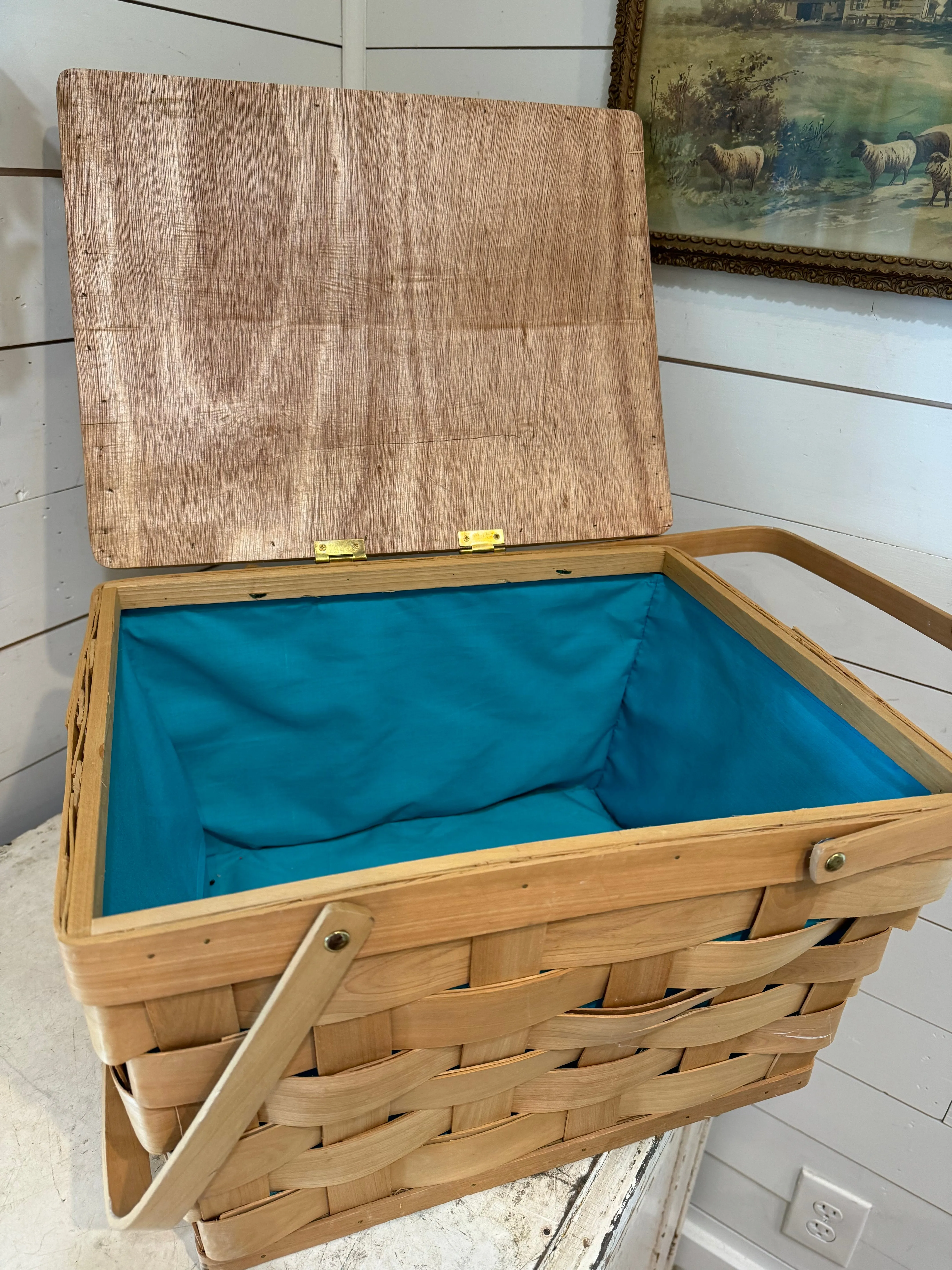 Vintage Picnic basket with liner