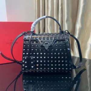 VLTN068 Garavani Rockstud Alcove / HIGHEST QUALITY VERSION / 8.7x6.7x3.5inch