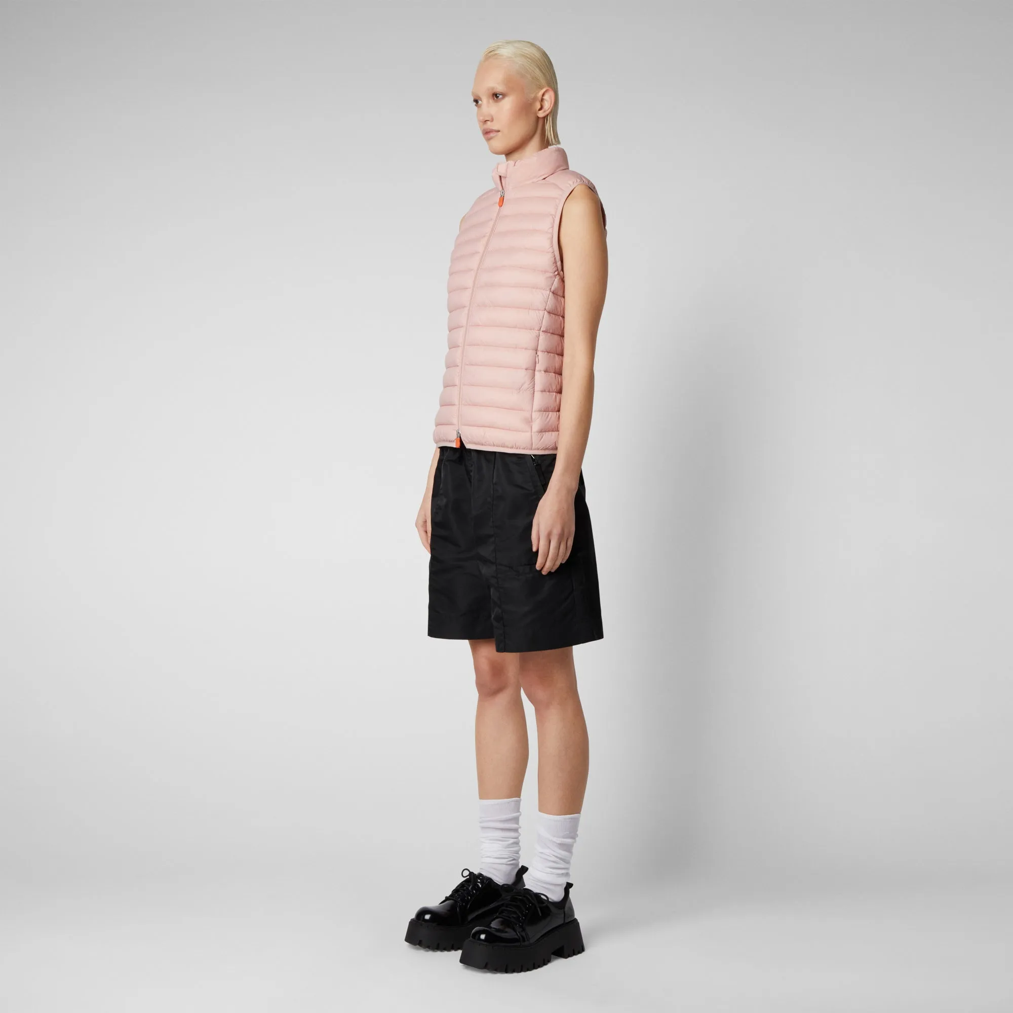 Woman's quilted vest Charlotte in blush pink