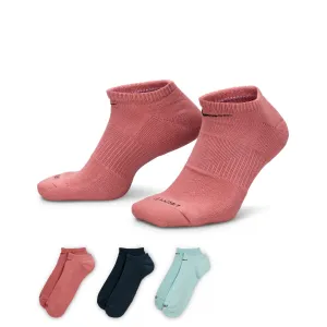 Women's Nike Everday  Cushion No-Show Socks 3-Pack